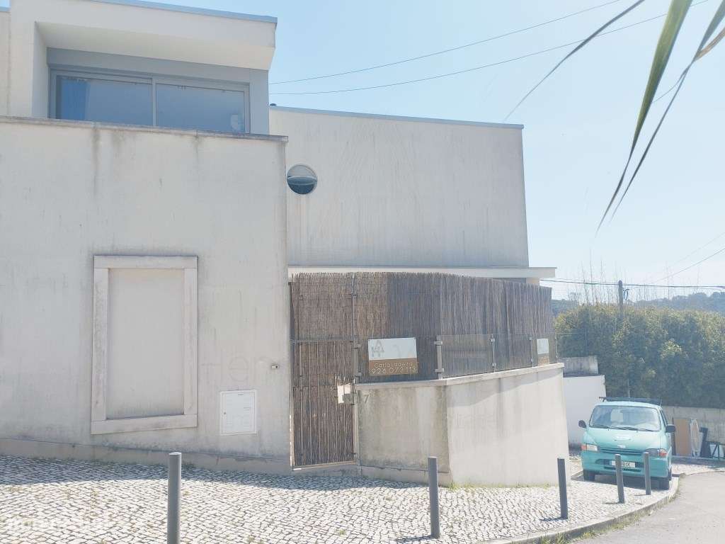 EXCLUSIVO | Excelente Moradia T3 em Castelo (Sesimbra)-24