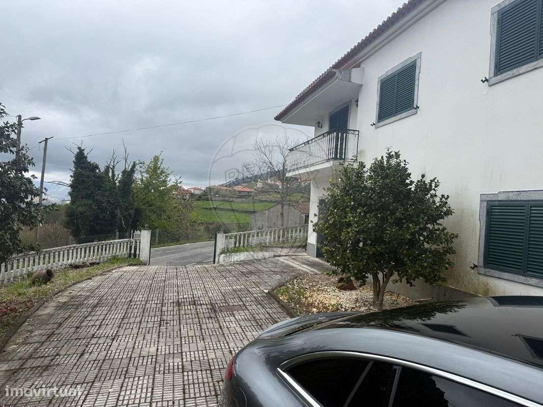 Moradia T6 para venda-16