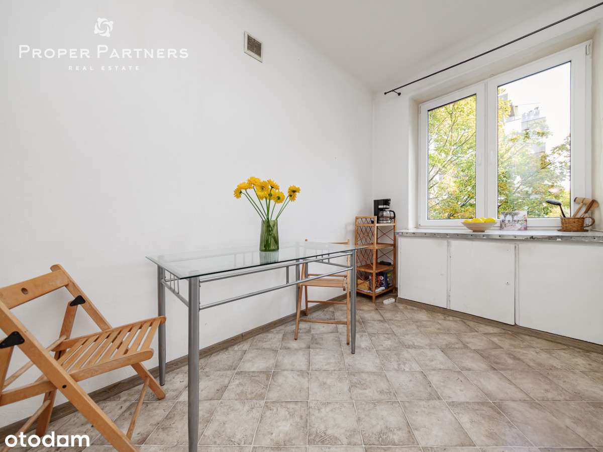 2 pokoje z oddzielną kuchnią w kamienicy Śródmieśc-10