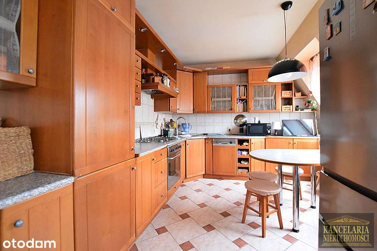 Wyjątkowy apartament w centrum! Taras! 3 łazienki! Garaż! Komórka!-2