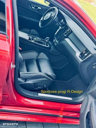 Volvo V60 T8 AWD Twin Engine Geartronic R-Design - 25