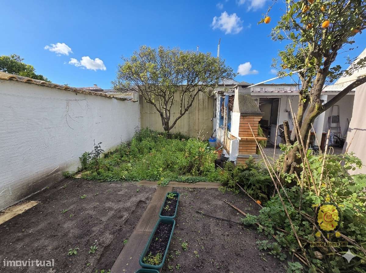 Moradia T3 + 1 com loja e armazem - Grande imagem: 5/30