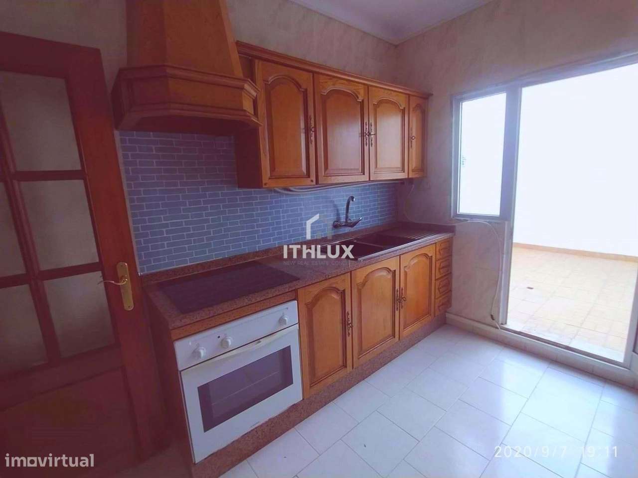 T2 Espaçoso com Sótão e Terraços – Investimento com Renda Garantida - Grande imagem: 2/41