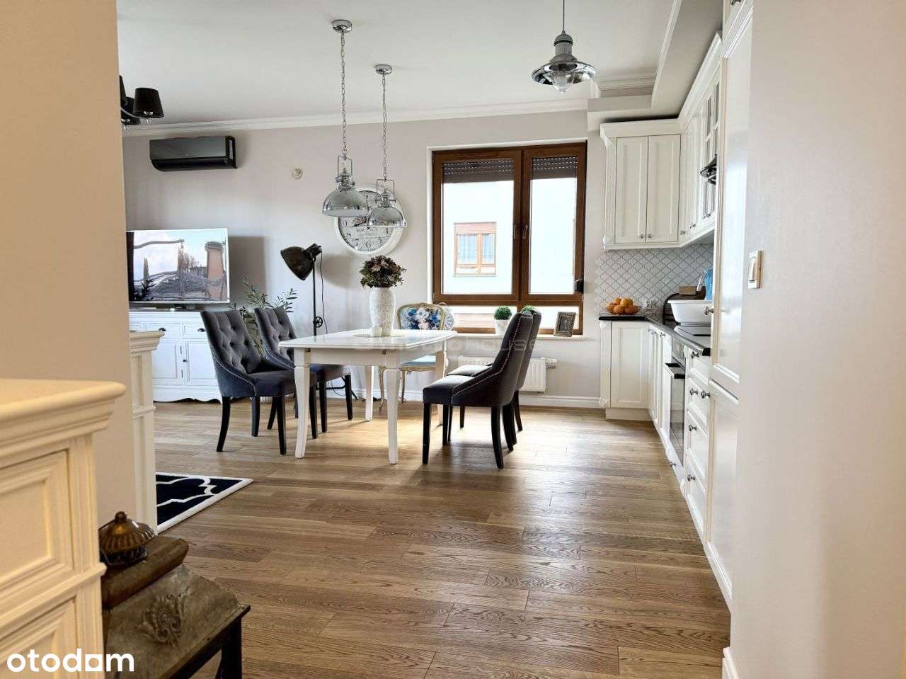 Słoneczne mieszkanie z bardzo dużym balkonem.-8