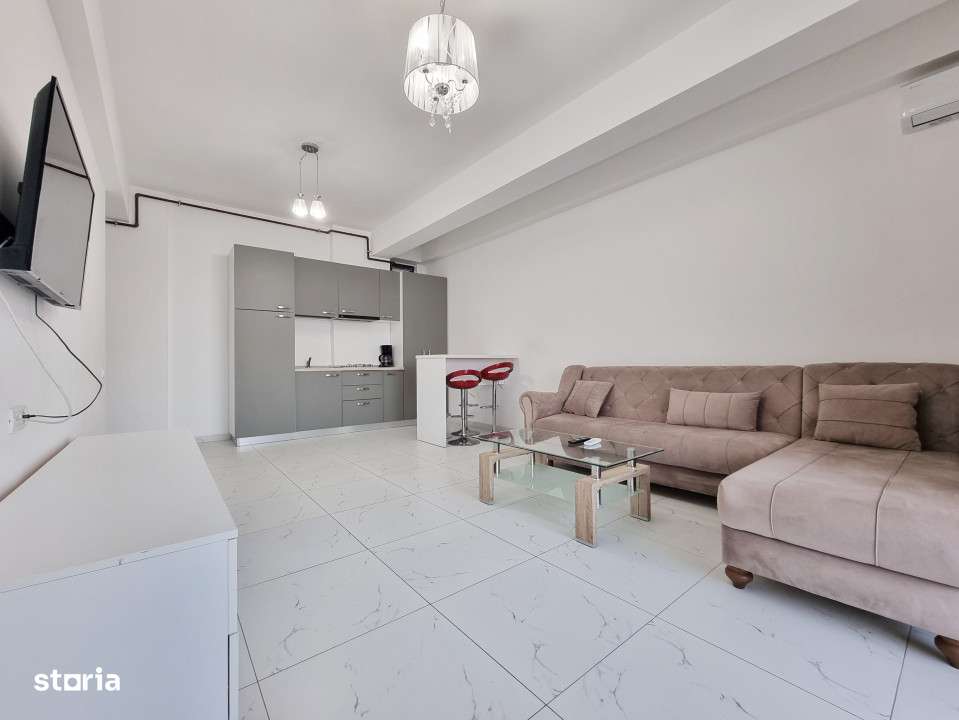 Priveliste frontala la mare, la cativa pasi de nisip - Imagine principală: 4/11