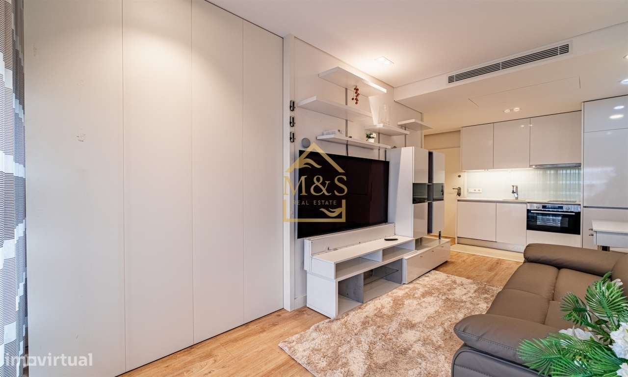 Apartamento T1 , Vistas Rio , Cond.Fechado, varanda, garagem,Antas-13