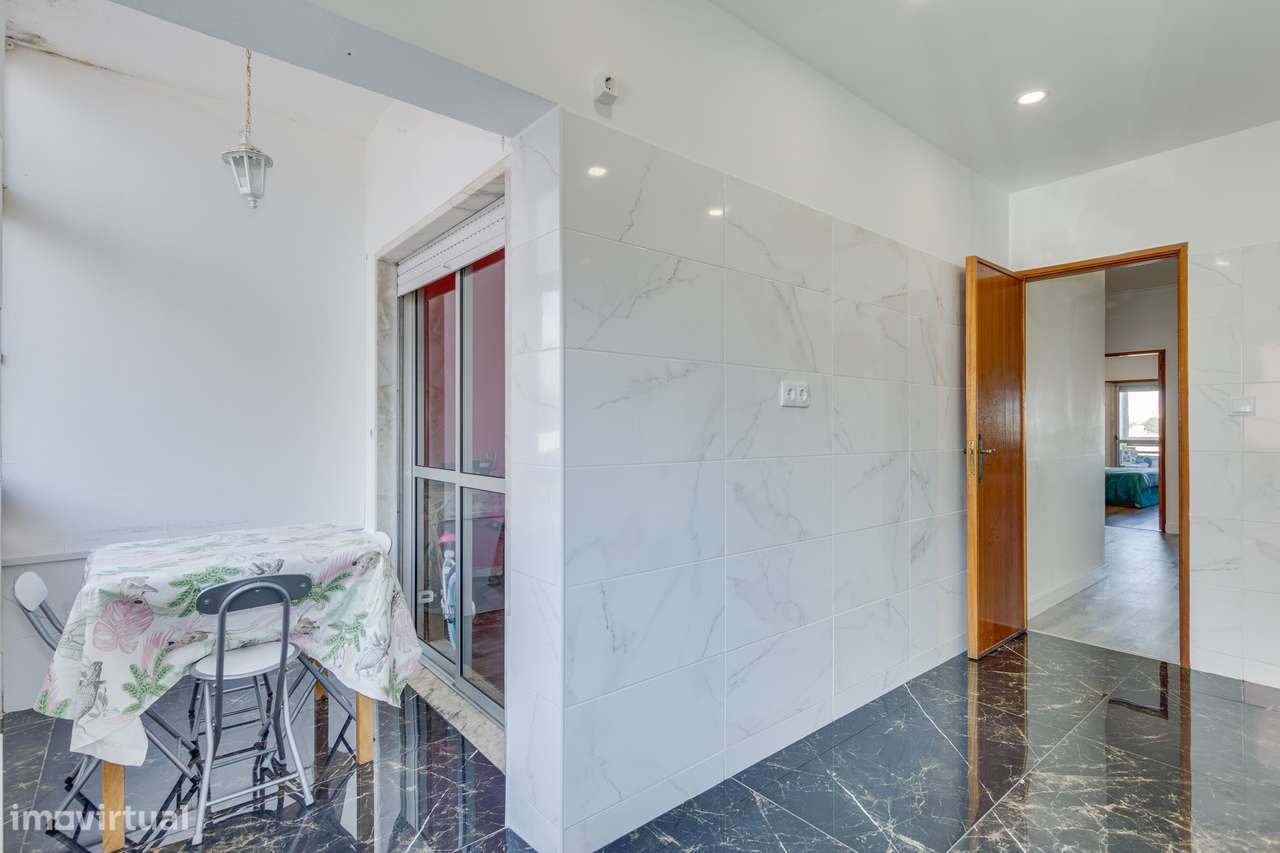 Apartamento T3 com 2 casas de banho em Agualva-23