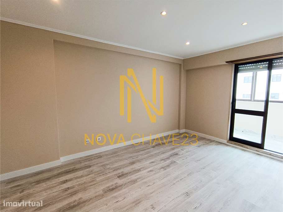 Apartamento T2 Totalmente Remodelado na Rinchoa – 91 m² | 6.º Andar-12