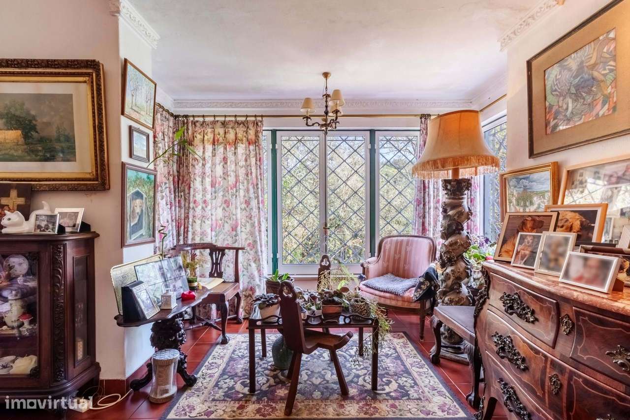 Moradia T6 c/ Terreno de 1600m2 c/ Piscina, Garagem e Anexos em Colare-45