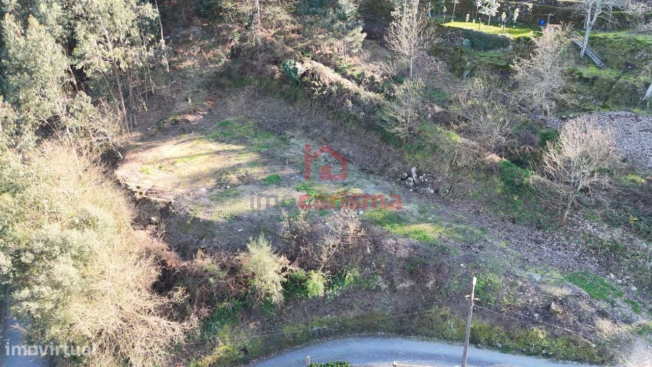 Terreno para construção com 1.450m2 em São Mamede de Negrelos, Santo T-5