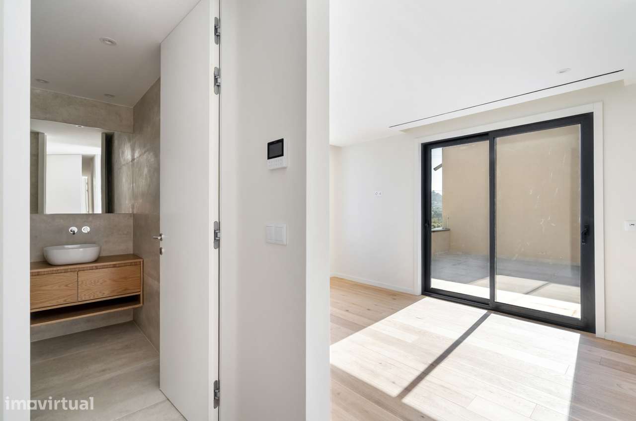 Moradia T3 de Luxo com 3 Suítes, Escritório e Piscina-25