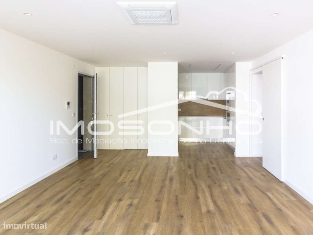 Apartamento T2, com garagem, na linda praia da Nazaré - Grande imagem: 5/19