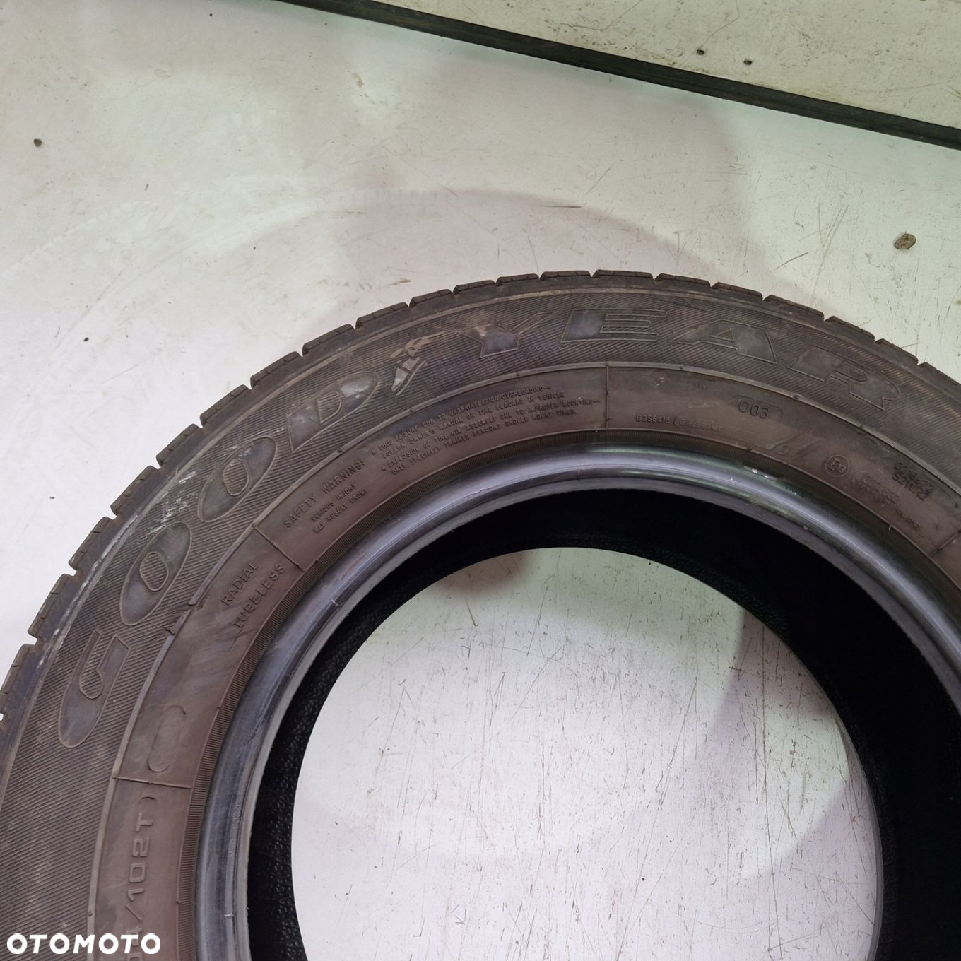 GOODYEAR CARGO VECTOR 215/65R15C 104/102T 1X 5mm 20R - 3