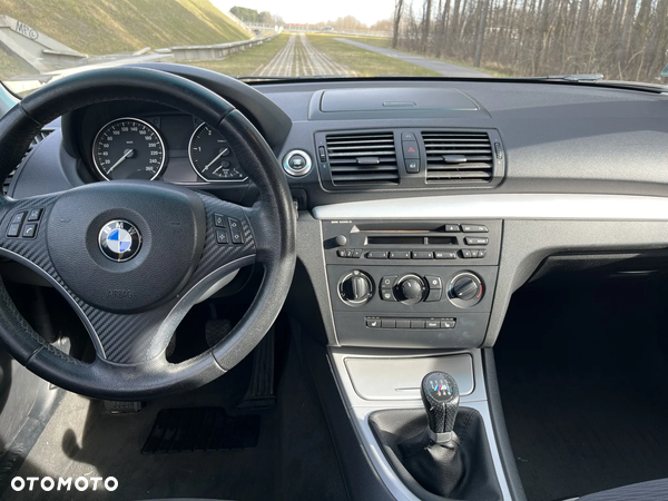 BMW Seria 1 120d - 17
