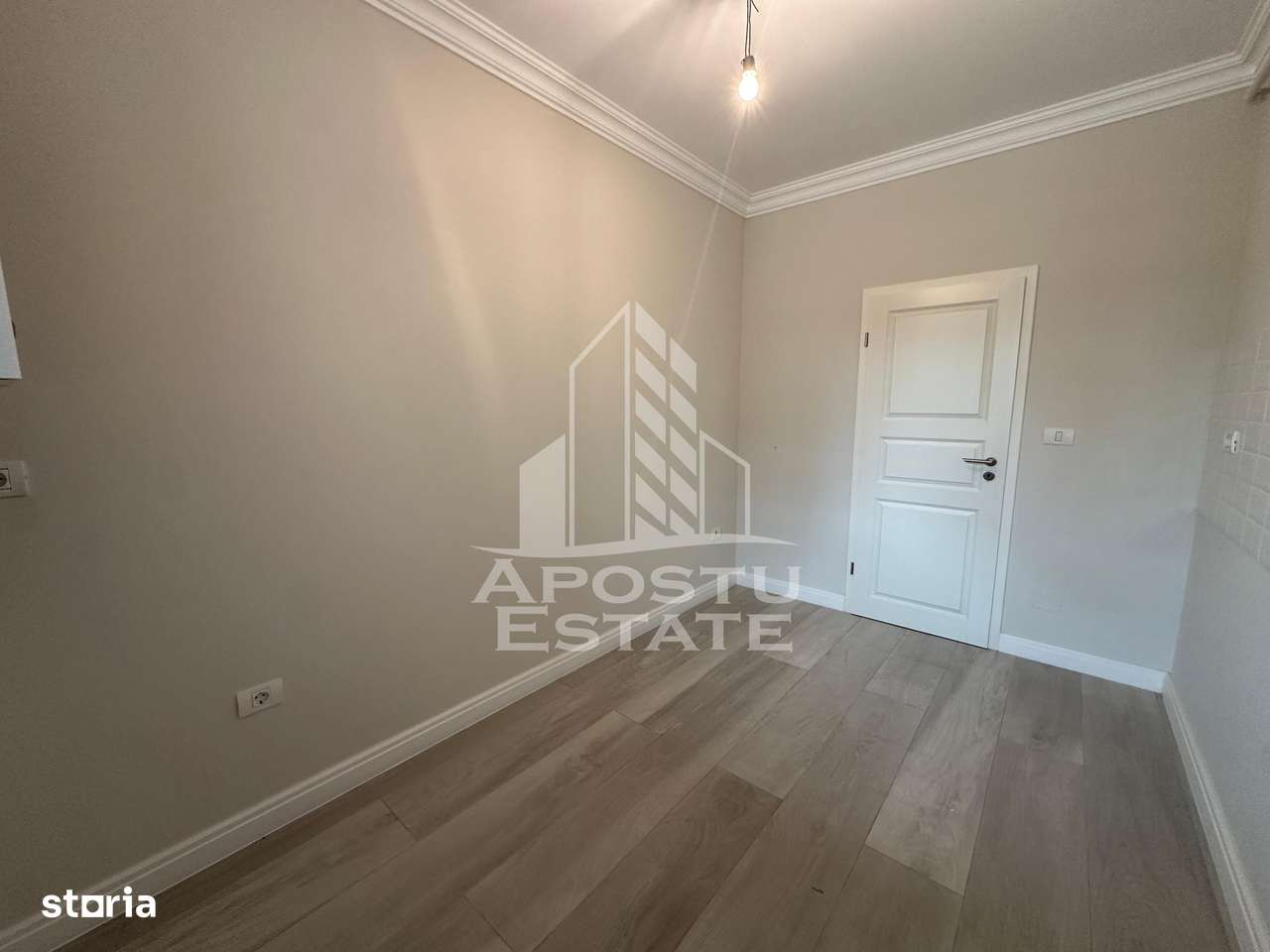 Apartament cu 2 camere si curte bucatarie separata in Giroc la asfalt - Imagine principală: 4/14