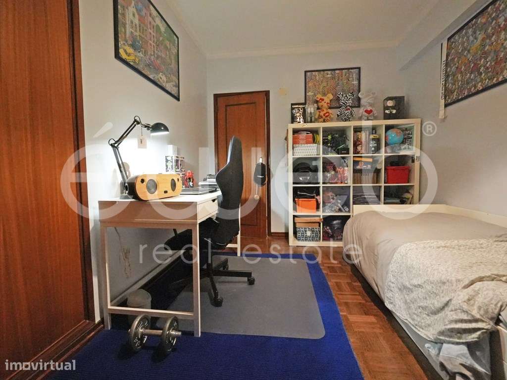 Apartamento T3 com varanda, Luísa Todi-22