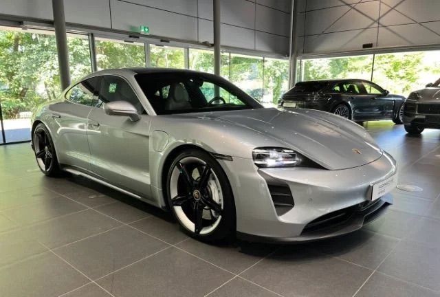 Porsche Taycan Performancebatterie Plus 2022