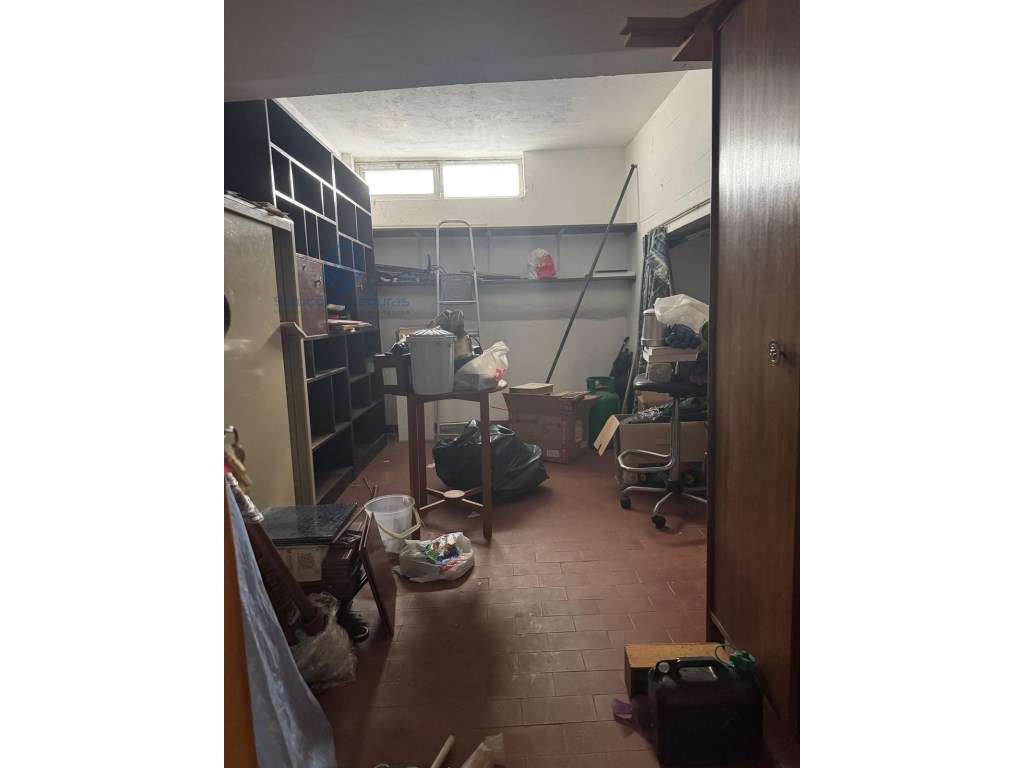 Apartamento T2 | Arrecadação | Centro Moita 3º andar-13