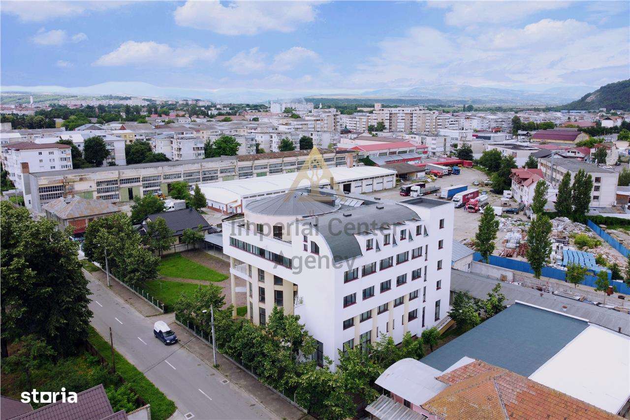 Proprietate de amploare cu poten?ial imens de vanzare in ONESTI - SPIT - Imagine principală: 4/5