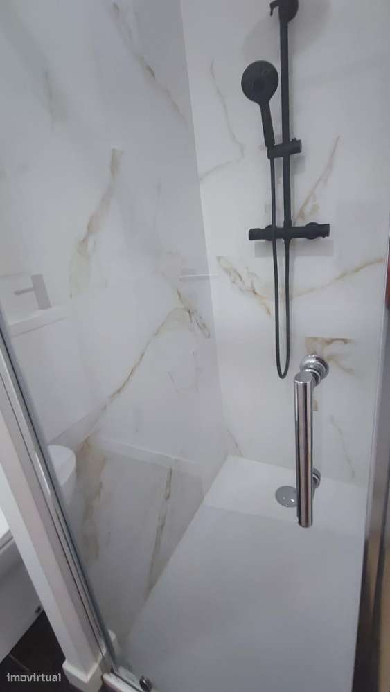 T4 Totalmente Remodelado na Amadora-5