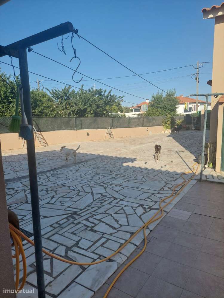 Moradia T2+1 com piscina em Salvaterra De Magos.-27