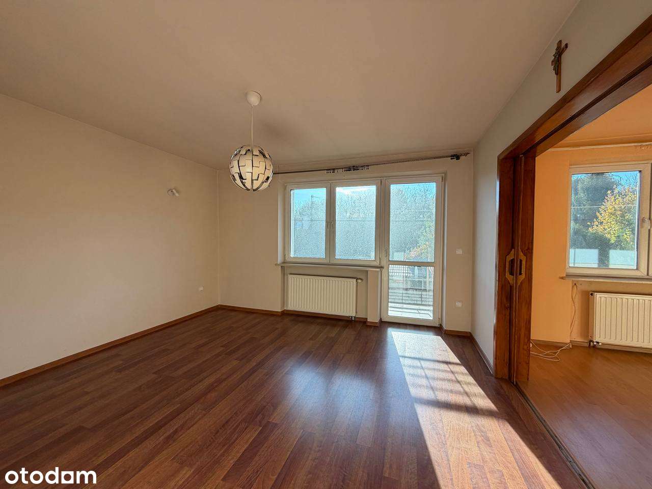 Na sprzedaż połowa domu z dwoma niezależnymi kondygnacjami + Garaż-6