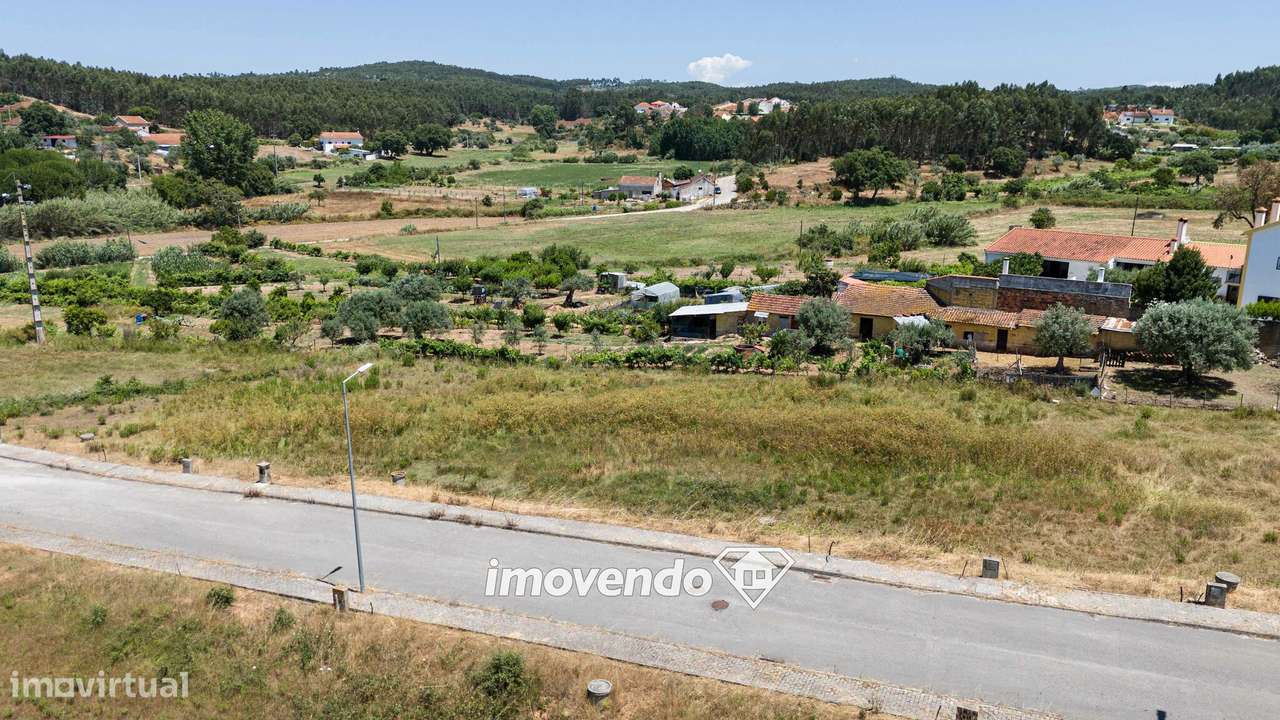 Terreno urbano com 598 m2, em Alcanede, Santarém - Grande imagem: 5/15
