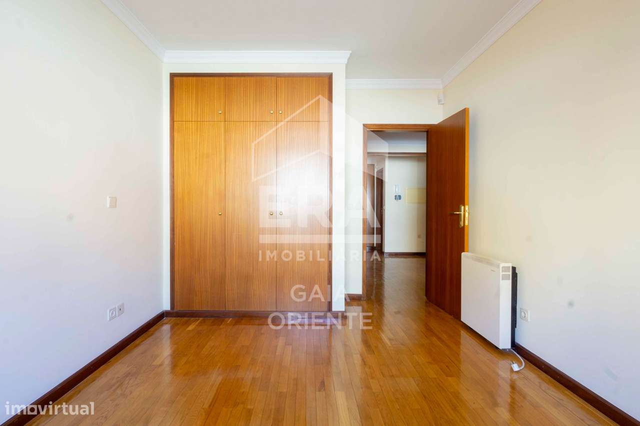 T3 com Garagem junto à Praia de Matosinhos-24