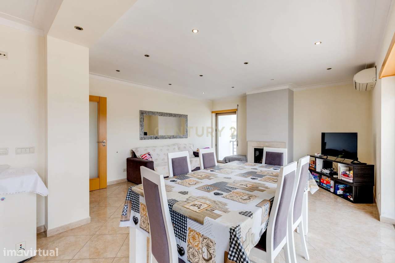 Apartamento T3 de Excelência com Terraço, Garagem Box, no Louriçal - P-5