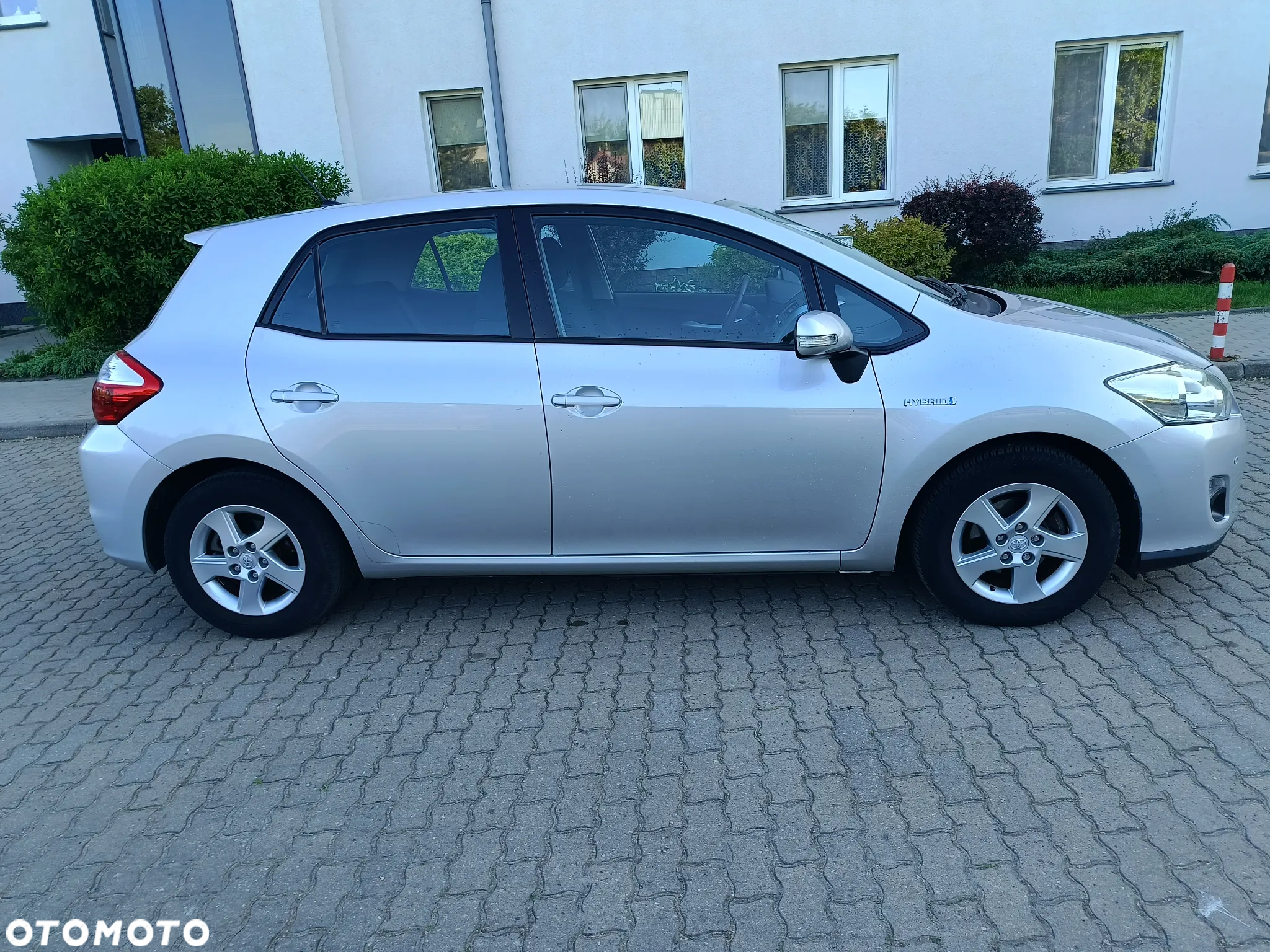 Toyota Auris 1.8 VVT-i Hybrid Automatik Edition - 2