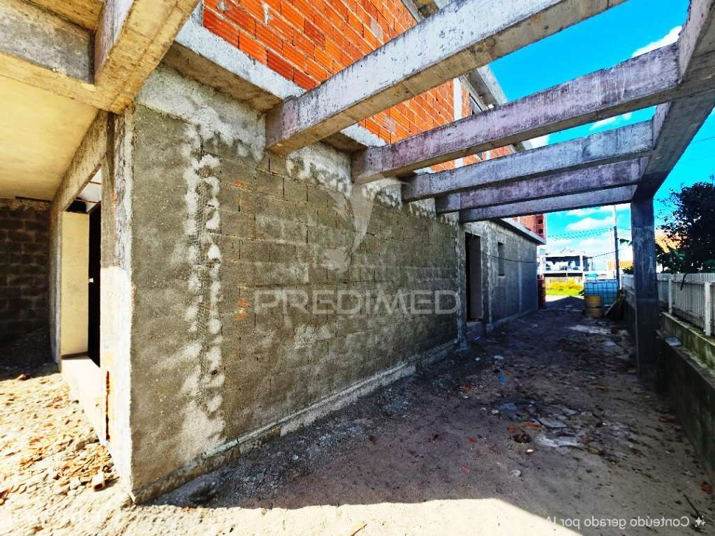 Moradia Gem. T4, c/3 Suites e Piscina, em Fernão Ferro - Grande imagem: 5/34