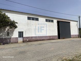 Armazém com duas salas frigorificas