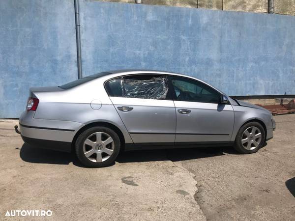 Dezmembram piese VW Passat B6 - 2