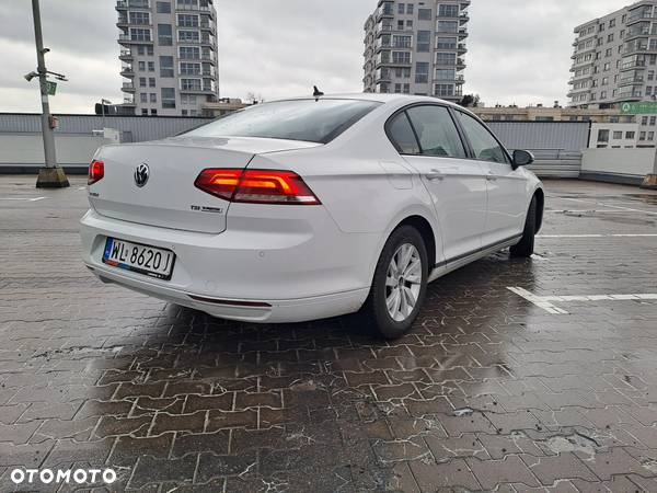 Volkswagen Passat 1.4 TSI BMT Trendline - 12