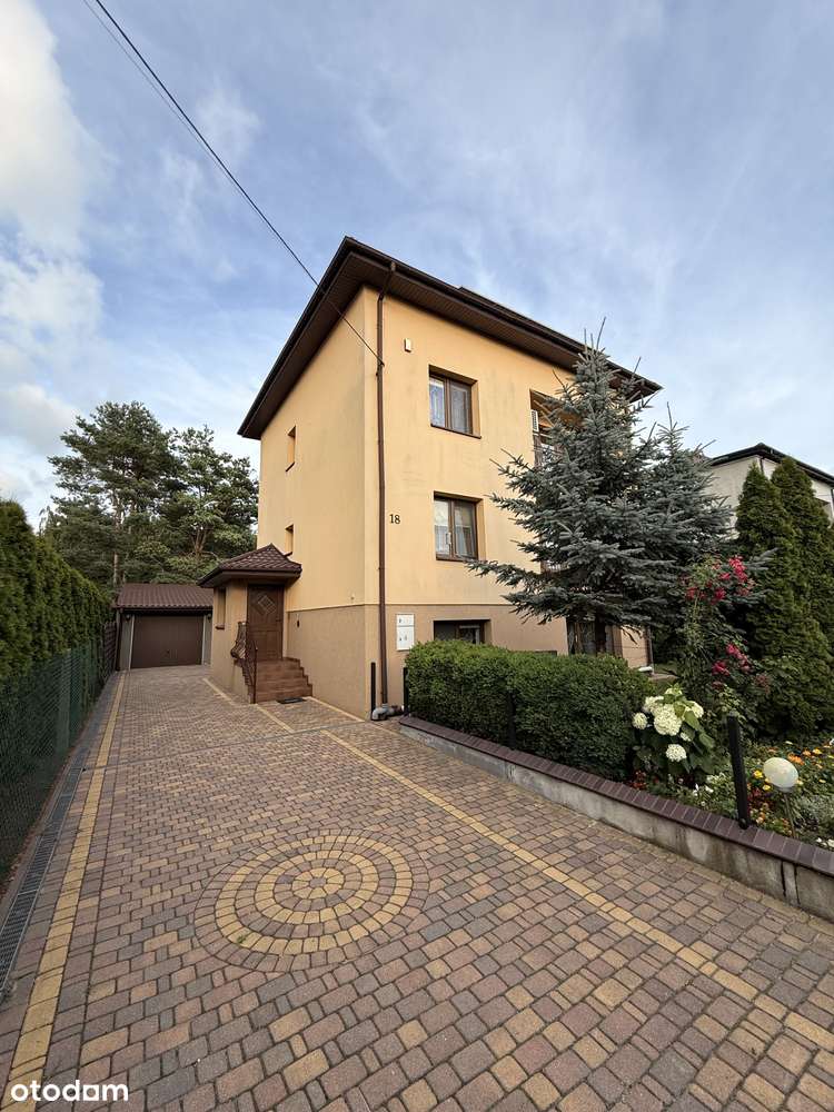 Przestronny dom 150 m² w Tłuszczu | 400 m do stacji PKP | Fotowoltaika