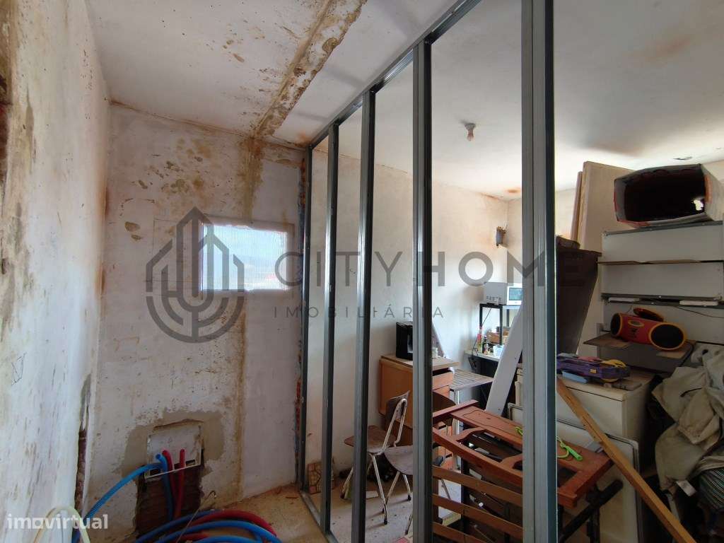 Duas Moradias T1 e T2 de campo em recuperação-15