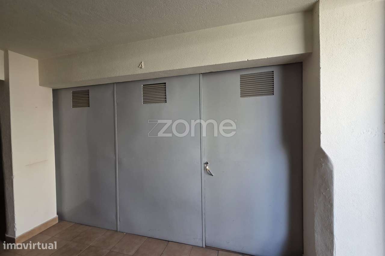 Garagem Ampla de 46m2 com Luz natural- Arrentela - Grande imagem: 4/6