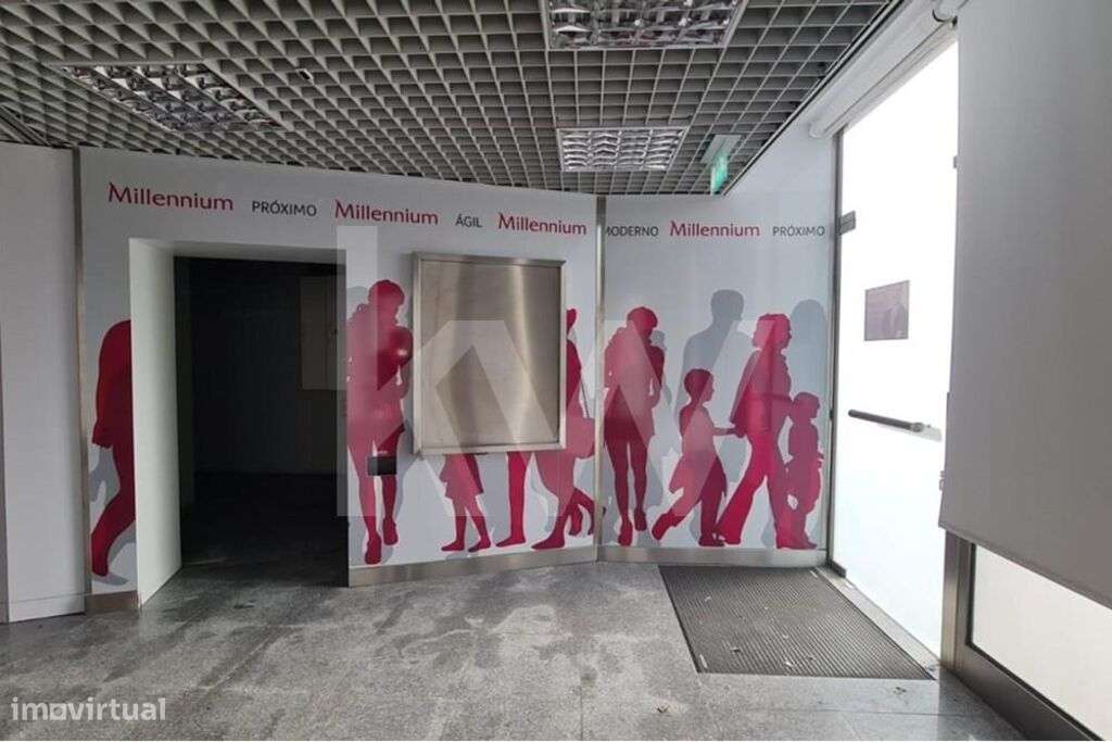 LOJA PARA COMÉRCIO OU SERVIÇOS EM CAMPOLIDE JUNTO ÀS AMOREIRAS EM LISB - Grande imagem: 4/21