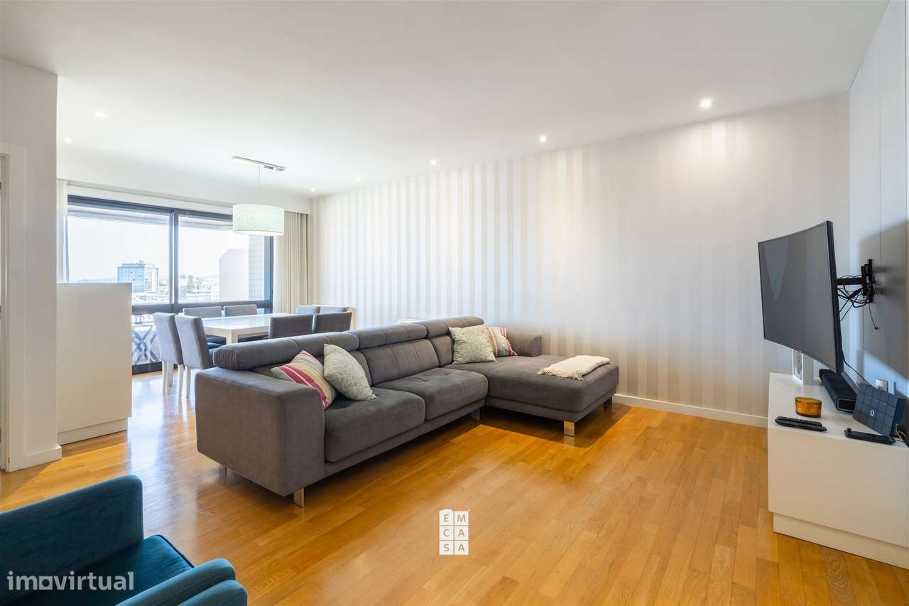 Apartamento T5 DUPLEX Venda em Oliveira de Azeméis, Santiago de Riba-U - Grande imagem: 4/43