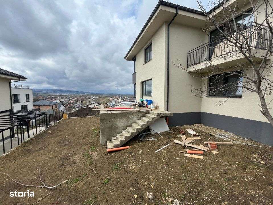 Casa individuala, 5 camere , 137mp uitli cu 415mp de teren. Dezmir - Imagine principală: 2/13