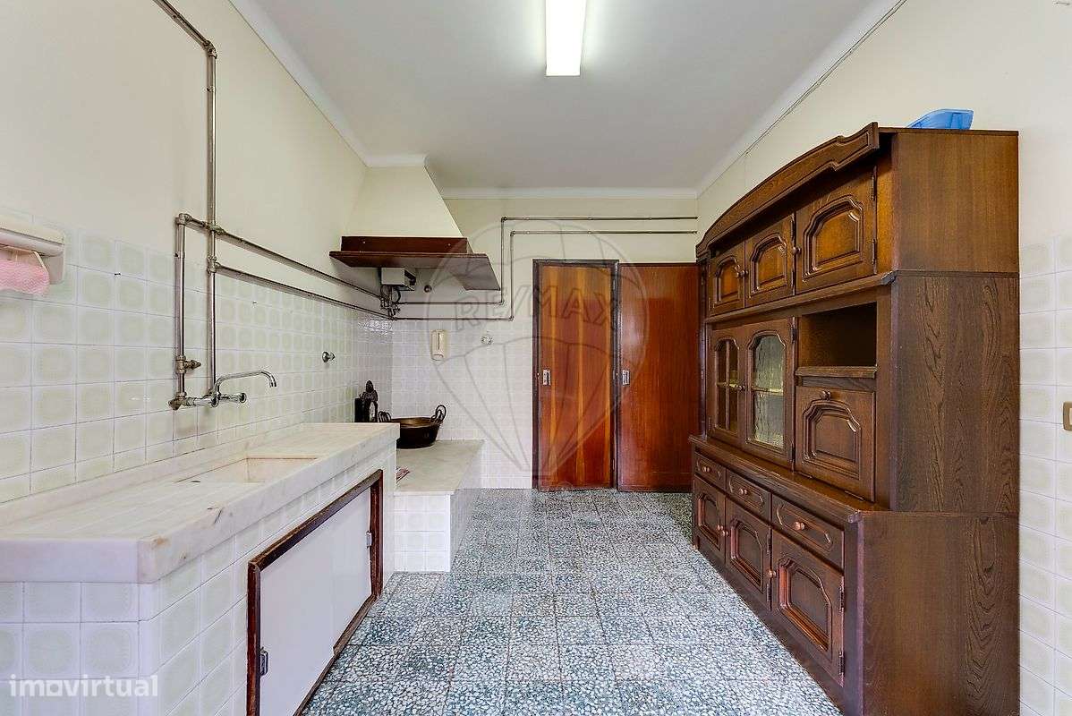 Moradia T8 para venda-5