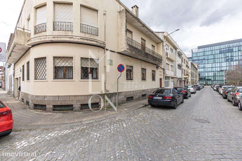 Moradia bifamiliar com entradas independentes T4 na Boavista - Grande imagem: 2/42