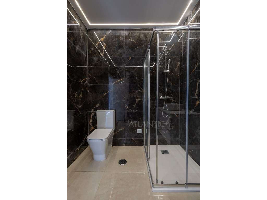 Moradia T3 Amadora com Excelentes Áreas e Espaço Exterior-11