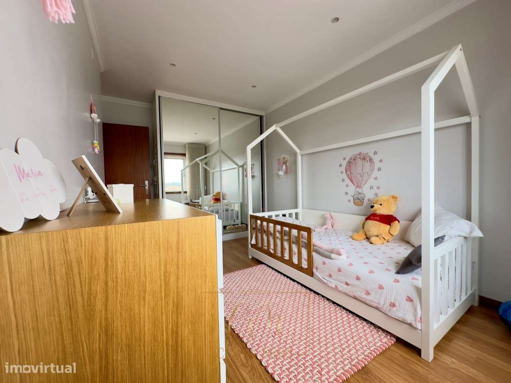 Moradia T4 com terraço, Sótão e Garagem-13