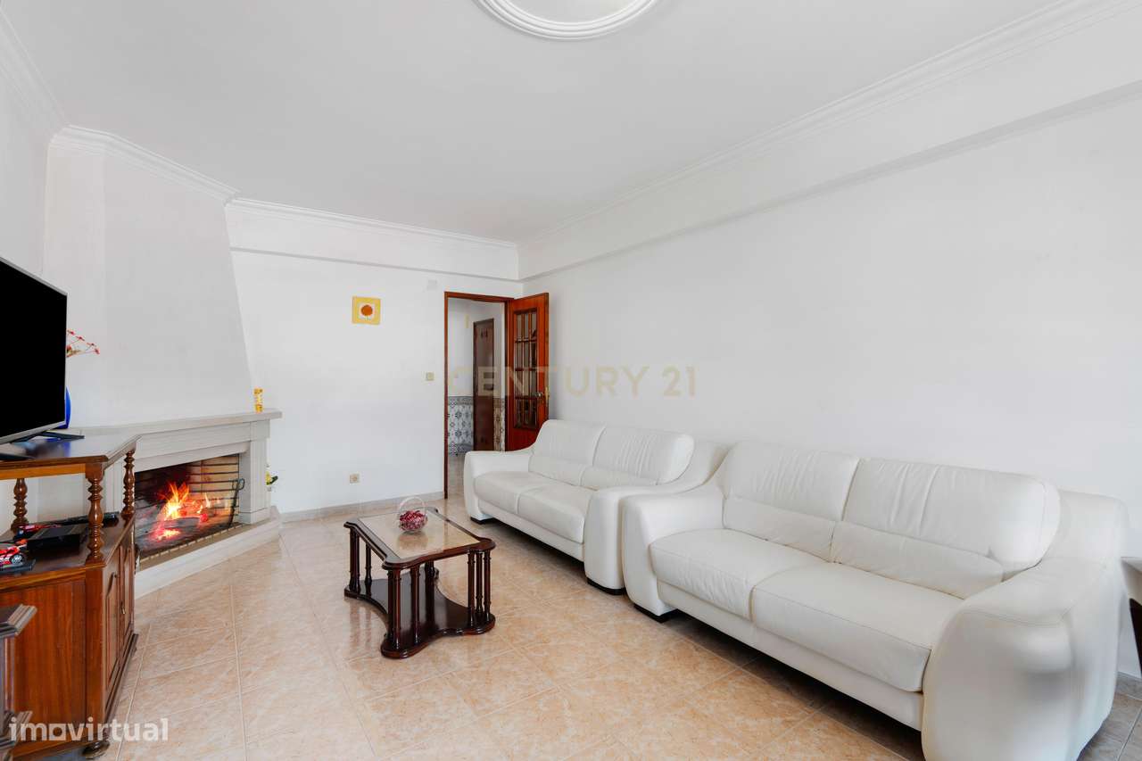 Apartamento T2 com varanda e vista desafogada-19