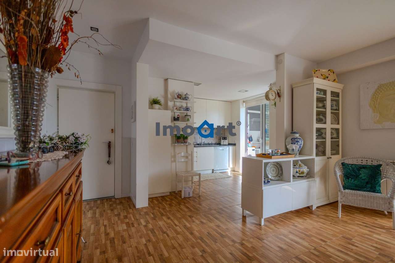 T2 RENOVADO COM VARANDA EXCECIONAL NA PRELADA !-26