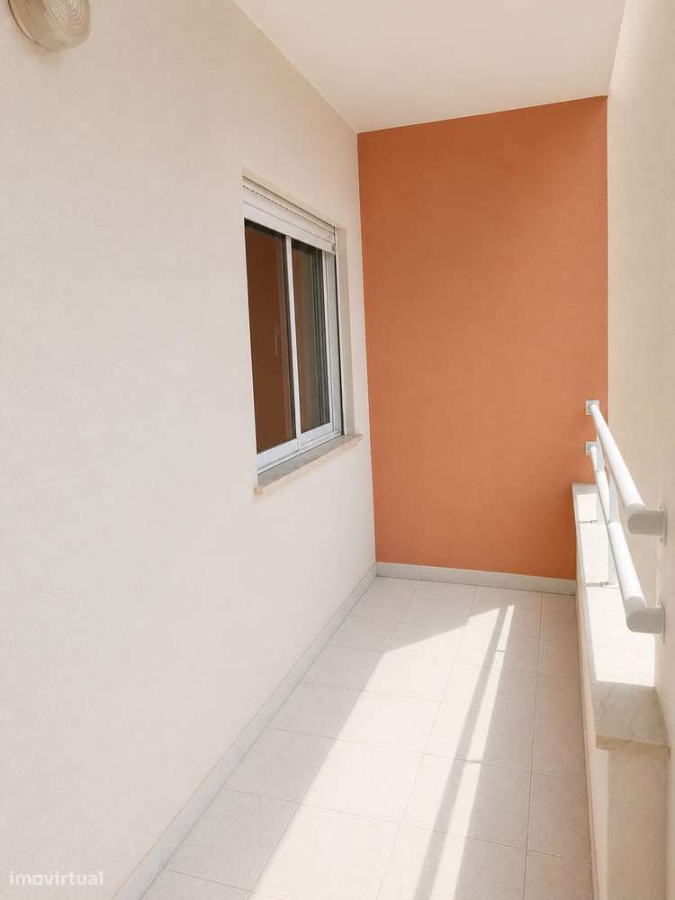 Apartamento T3 com Parqueamento Centro de Benavente-10