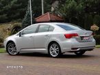 Toyota Avensis 1.8 Premium - 12