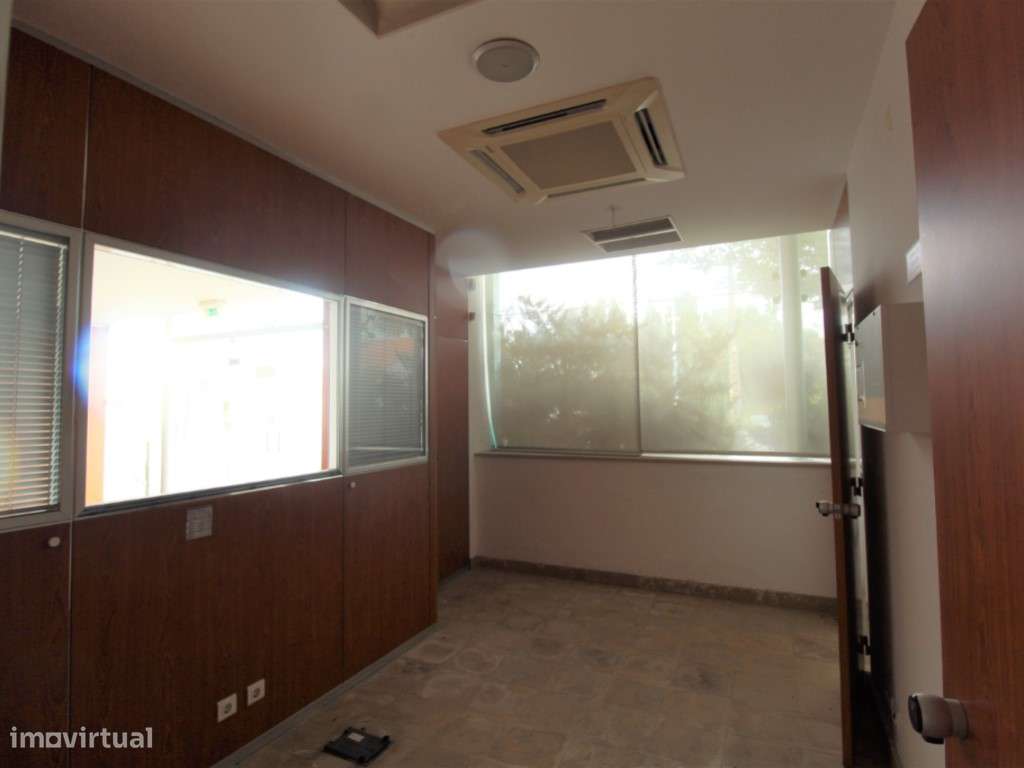 Edificio Comercial - Grande imagem: 4/60