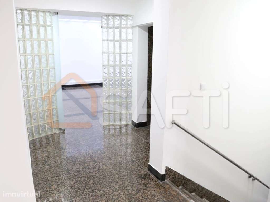 Espaço comercial à venda na Rua Barão de Sabrosa - Grande imagem: 4/14